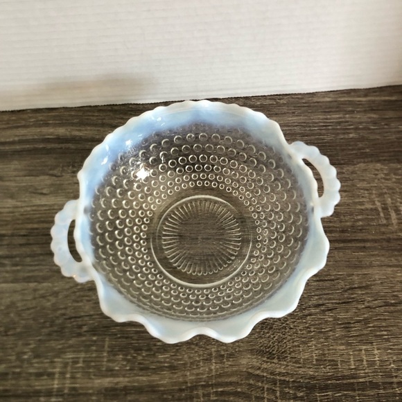 Vtg Hobnail Handled Bowl with Opal Rim - Picture 6 of 14